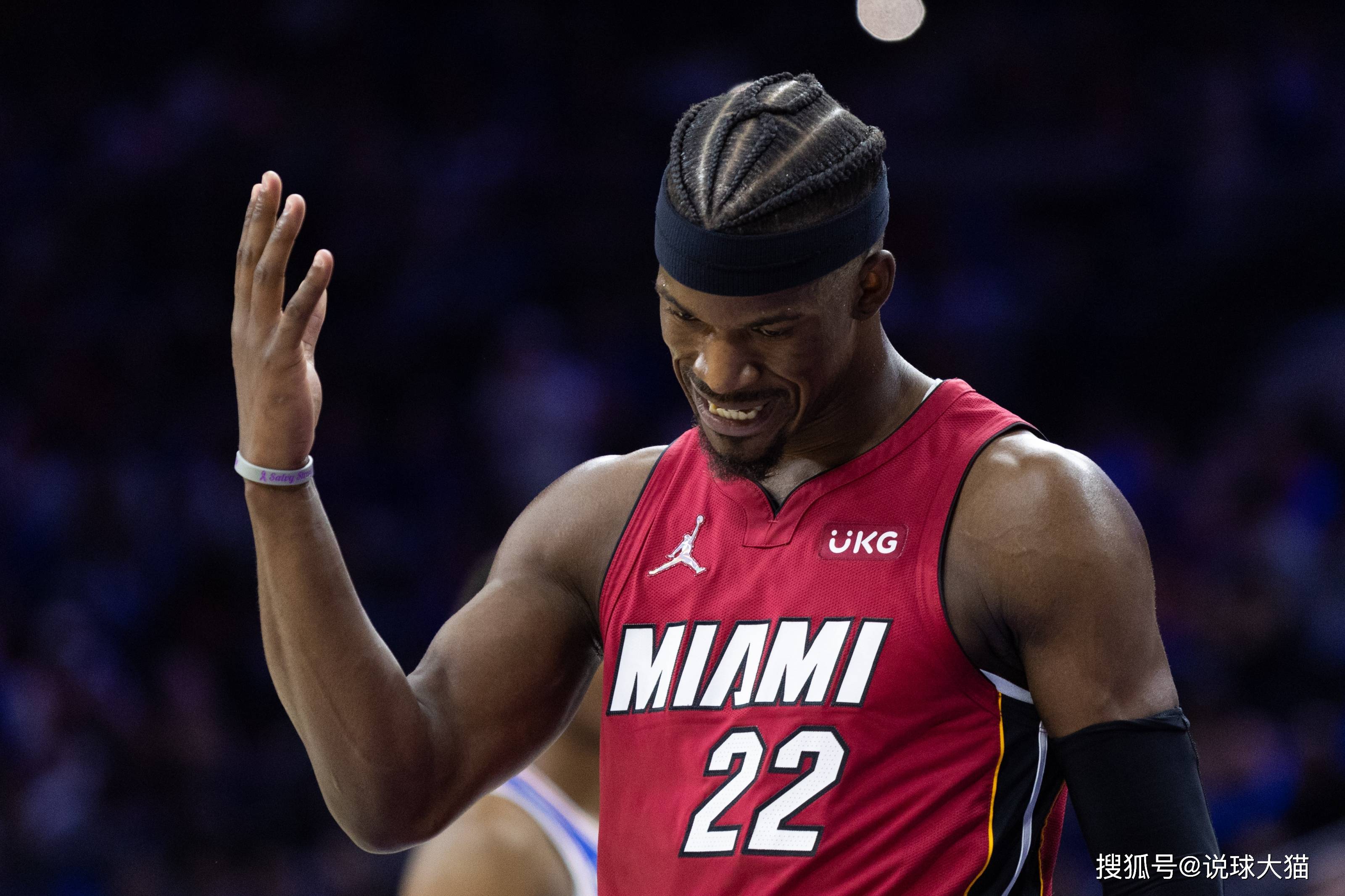 迈阿密热火内部沟通备战NBA常规赛风云突变芝加哥公牛今夜遗憾出局,媒体一致点评:德罗巴在老鹰比赛中回归赛场的简单介绍 迈阿密热火内部沟通备战NBA常规赛风云突变芝加哥公牛今夜遗憾出局,媒体一致点评:德罗巴在老鹰比赛中回归赛场的简单介绍